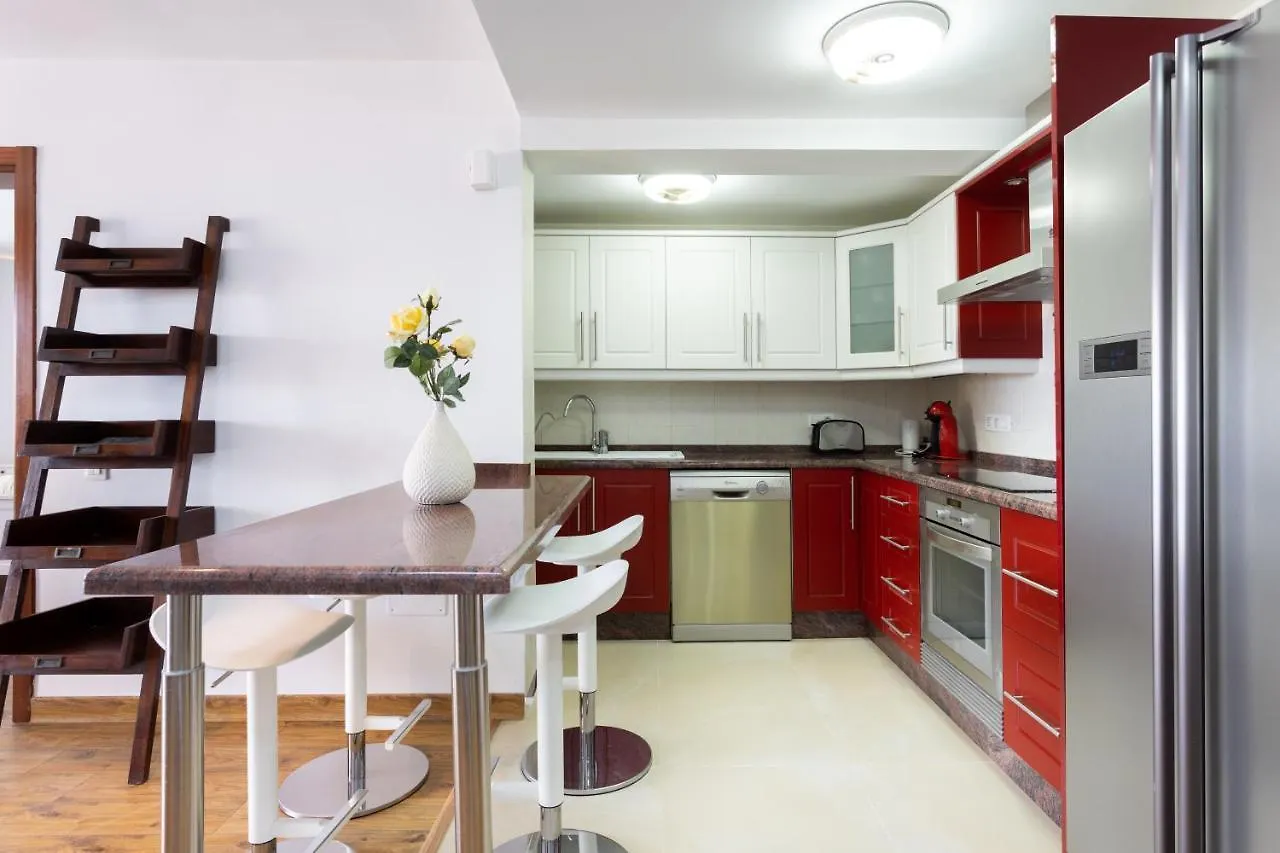 Exclusive Penthouse Playa Las Vistas 4 Close To The Sea And Beach, Aircondition For A Fee, Wifi, Terrace, Heated Pool Playa de las Américas 0*,  İspanya