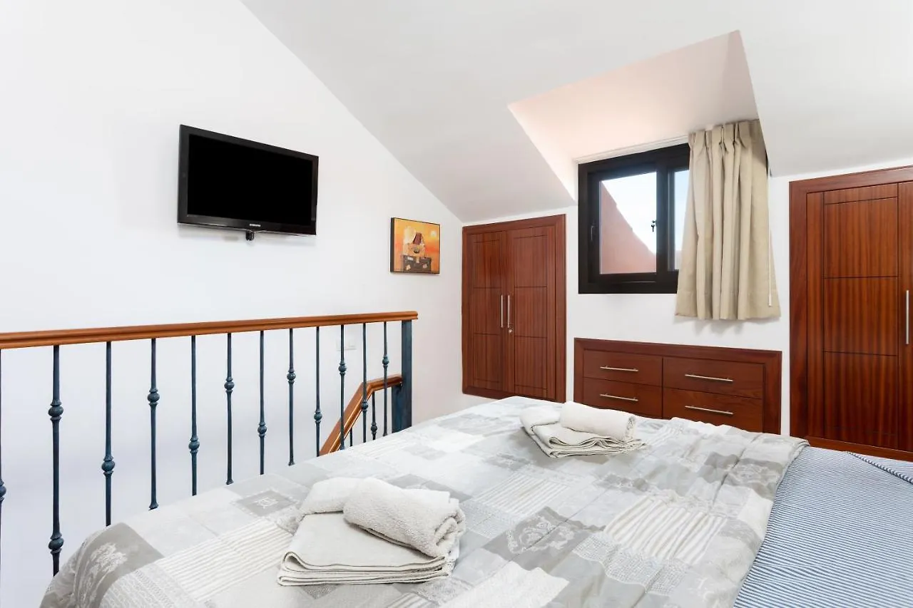 Exclusive Penthouse Playa Las Vistas 4 Close To The Sea And Beach, Aircondition For A Fee, Wifi, Terrace, Heated Pool Playa de las Américas Daire