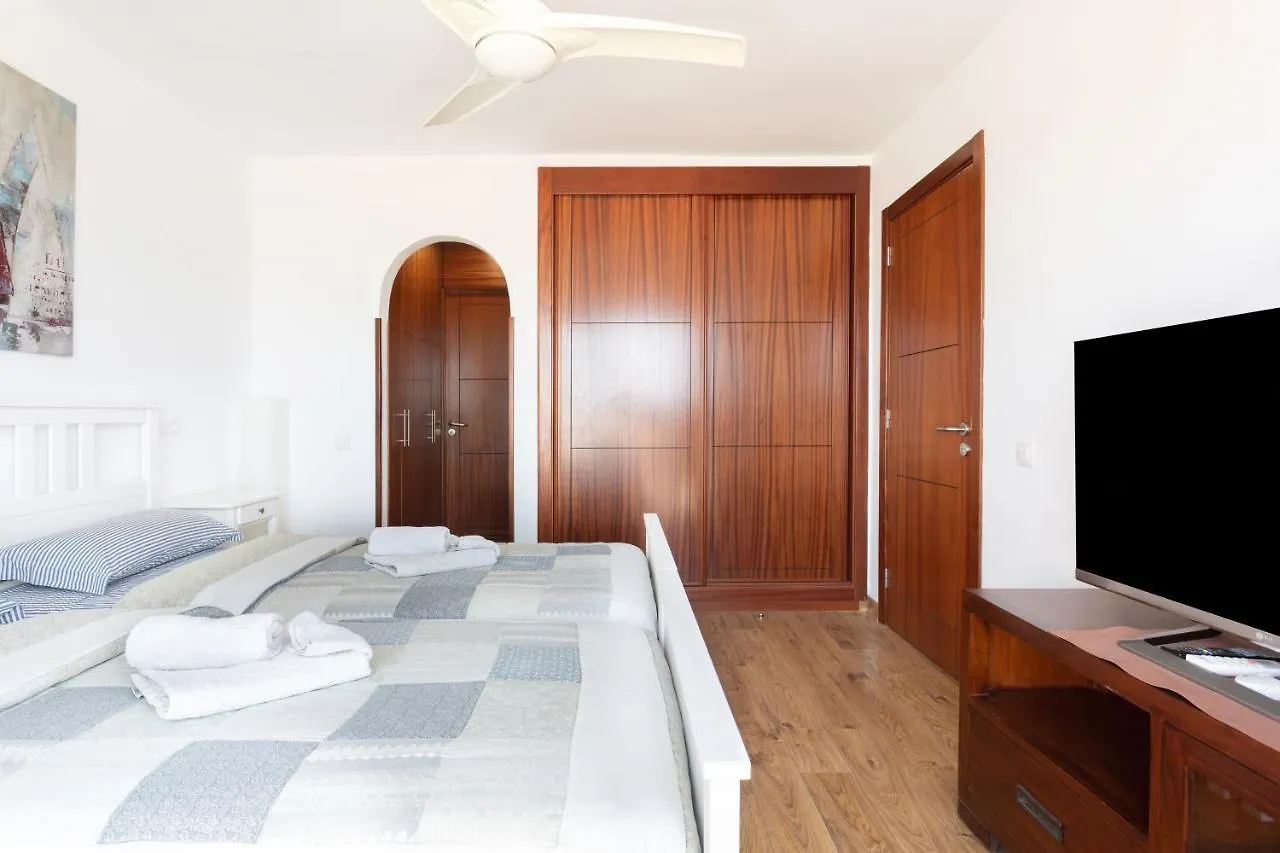Exclusive Penthouse: Beachfront Oasis with Heated Pool Playa de las Americas  Playa de las Americas (Tenerife)