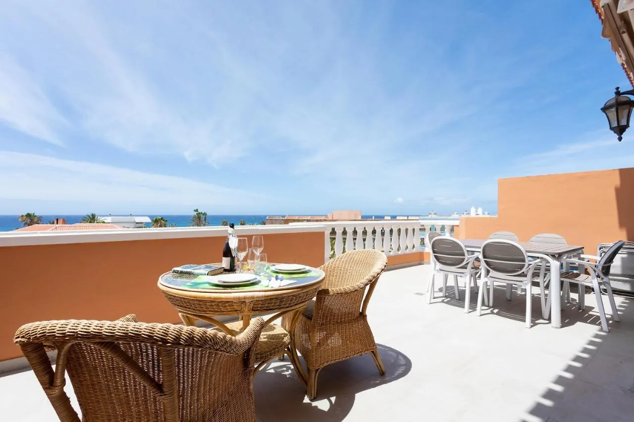 Daire Exclusive Penthouse Playa Las Vistas 4 Close To The Sea And Beach, Aircondition For A Fee, Wifi, Terrace, Heated Pool Playa de las Américas